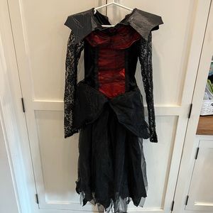 Girls vampire dress size 8